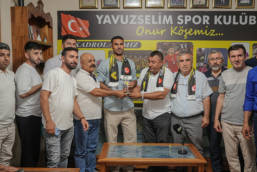  Milli futbolcu Zeki Çelik, futbola başladığı takımı unutmadı