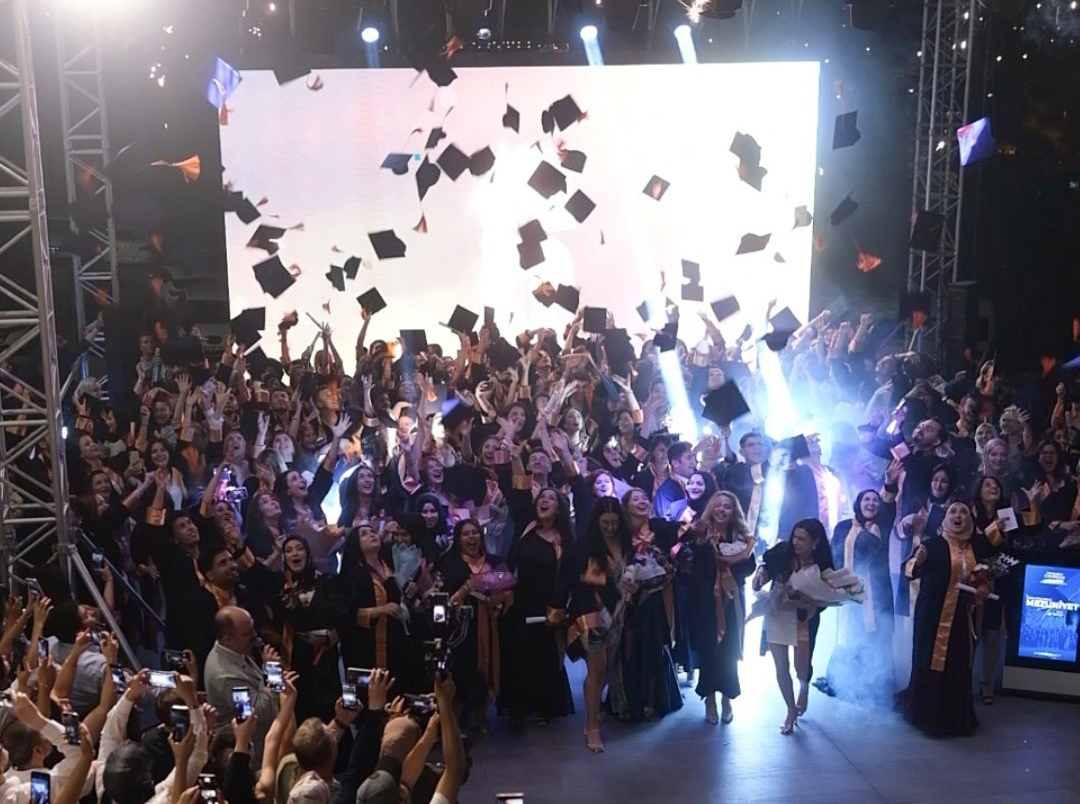  Mudanya Üniversitesi’nde mezuniyet heyecanı