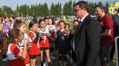 Osmangazi’de kız çocukları için Mini Voleybol Şenliği