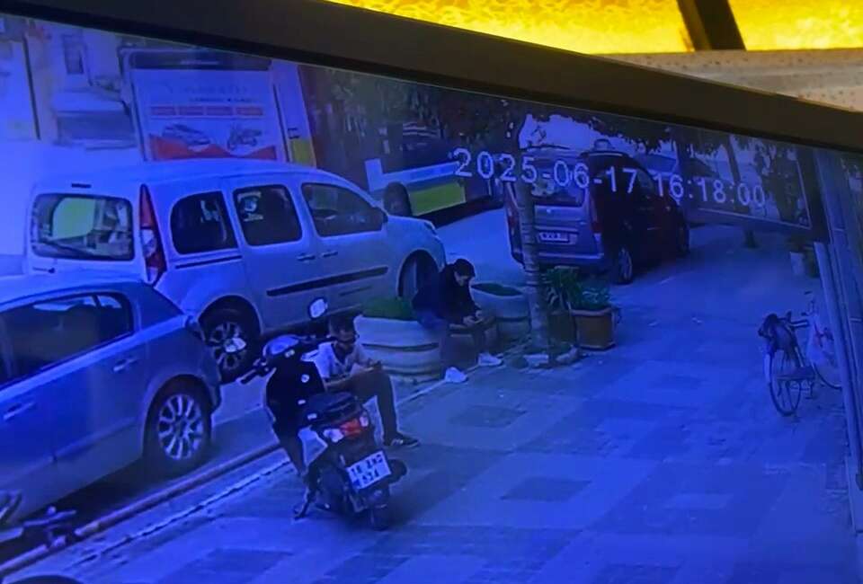  Otobüs ile motosikletin kazası kamerada
