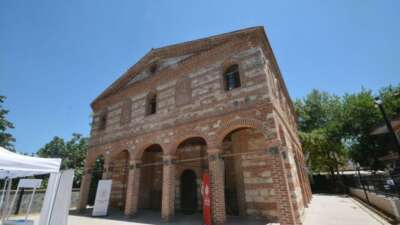 Özlüce Camii yeniden ibadete açıldı, ilk cuma namazı kılındı