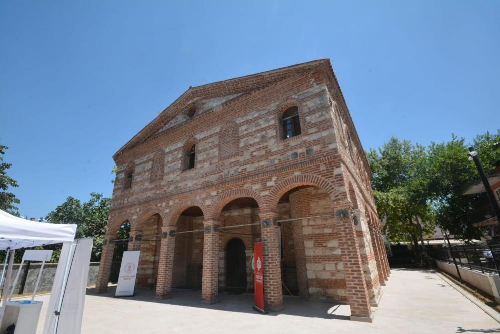 Özlüce Camii yeniden ibadete açıldı, ilk cuma namazı kılındı