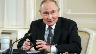 Putin: “(Hamaney’in öldürülmesi) Böyle bir olasılığı tartışmak bile istemiyorum”