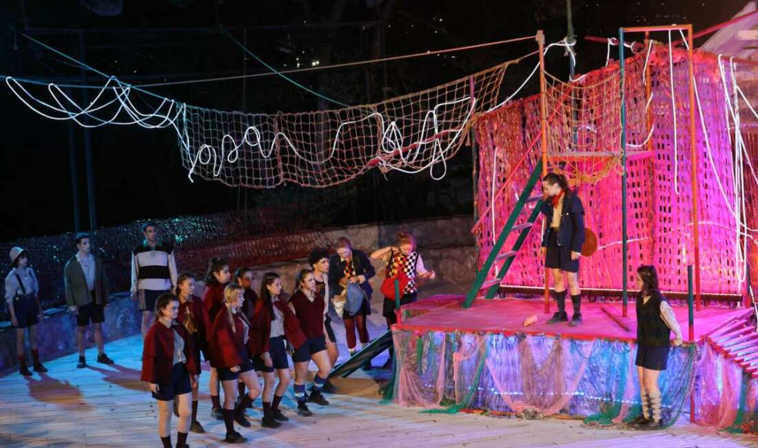 Nilüfer Kent Tiyatrosu’nun gençlik