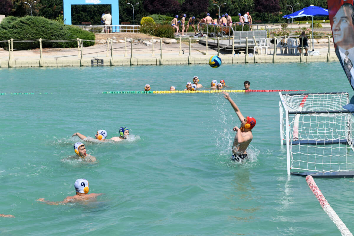 Spor ve eğlenceyi birleştiren Sutopu Festivali başladı