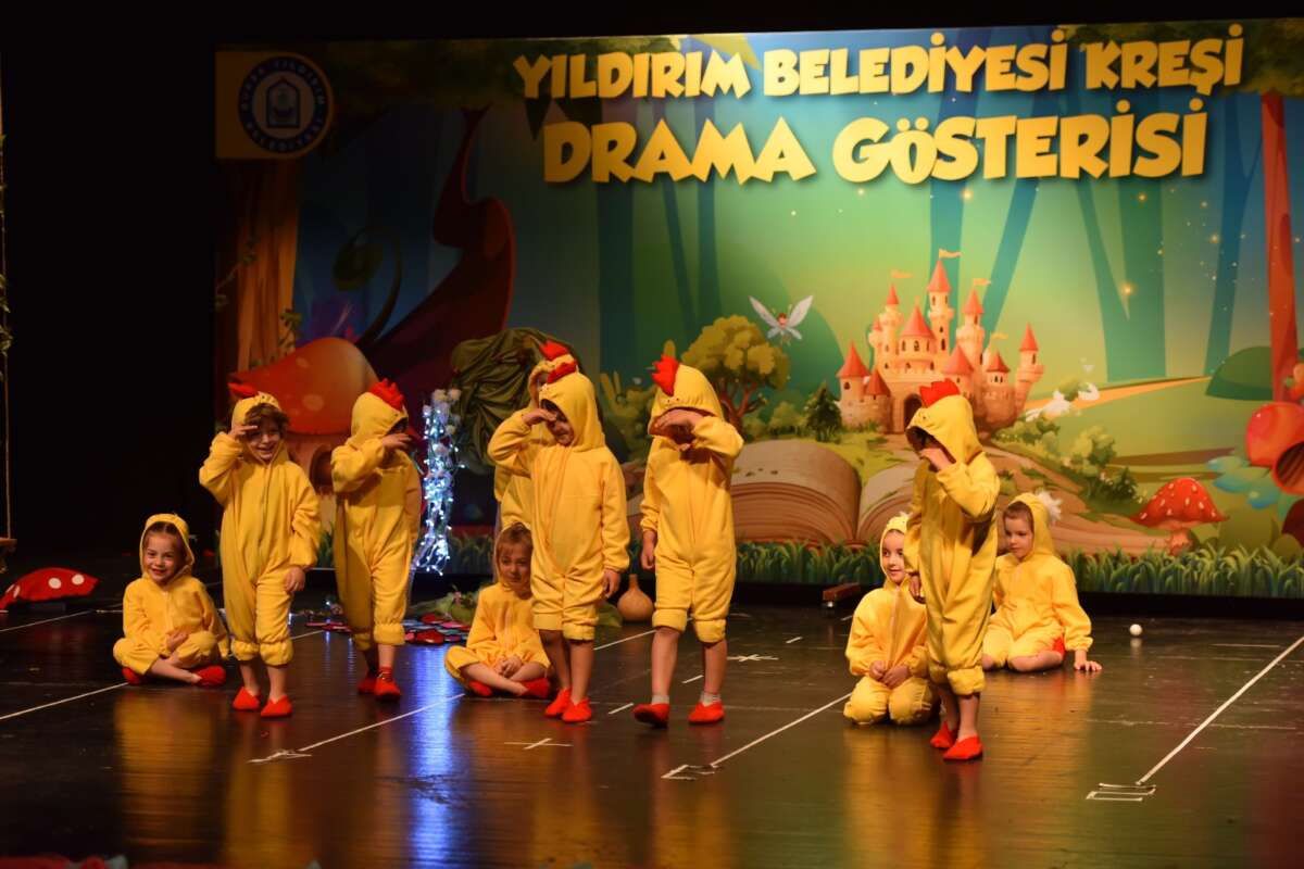 Yıldırımlı miniklerin mezuniyet sevinci