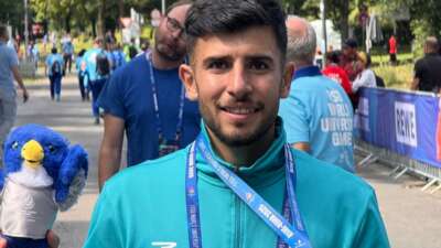 Osmangazili atletin milli forma ile madalya sevinci