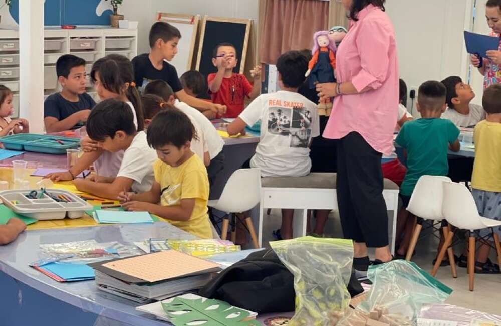 Kırmızı karavan yola çıkıyor Akiş GYO 20’nci yılında,