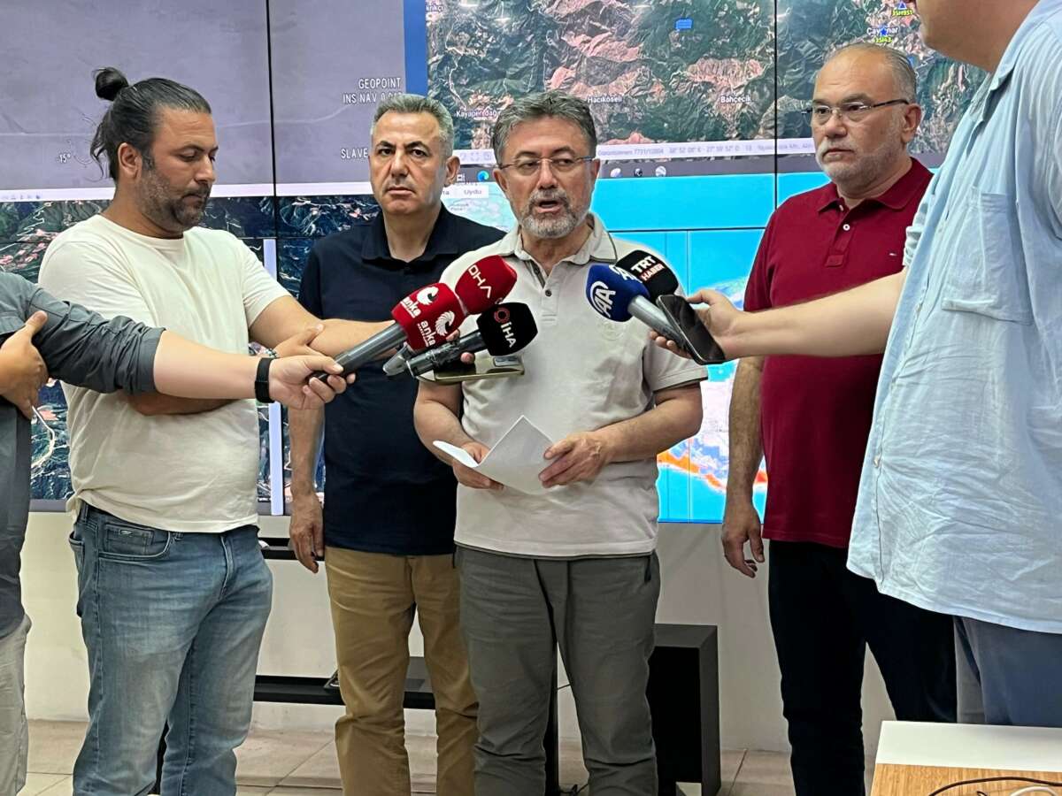 İzmir’de 5 köy ve 2 mahalle tedbiren boşaltıldı