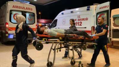  Otomobil ile çarpışan motosikletin sürücüsü ağır yaralandı