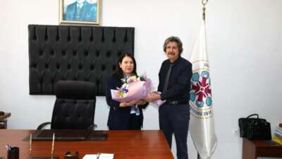 Eğitim bilimleri enstitüsünde bayrak değişimi