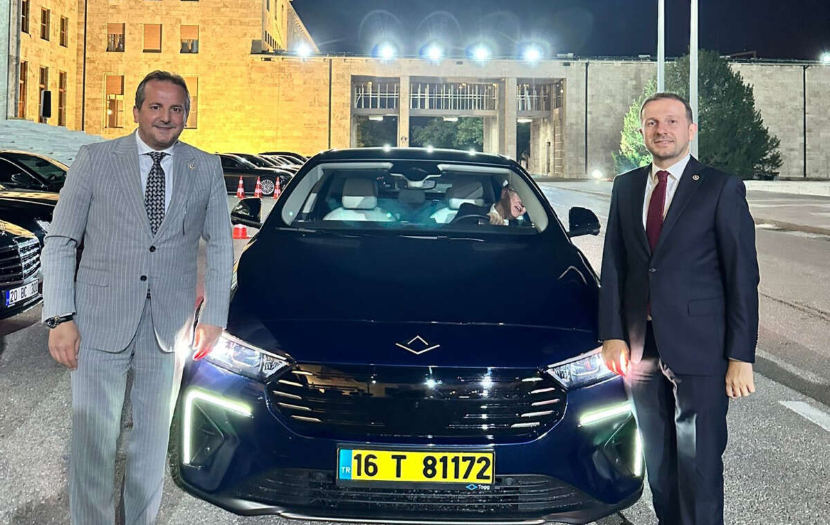 Türkiye’nin yerli ve milli otomobili T10F TBMM’de sergilendi