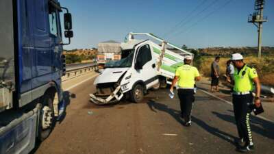 Bursa'nın Karacabey ilçesinde bir kamyonetin