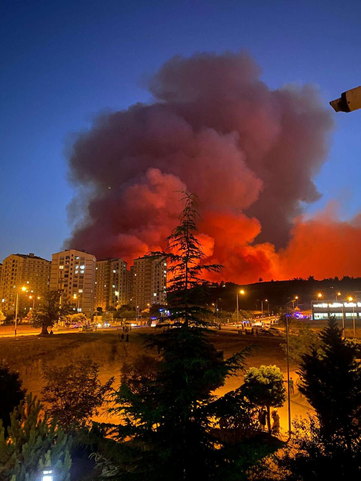Bursa’da yangın sebebiyle Karahıdır Mahallesi boşaltılıyor