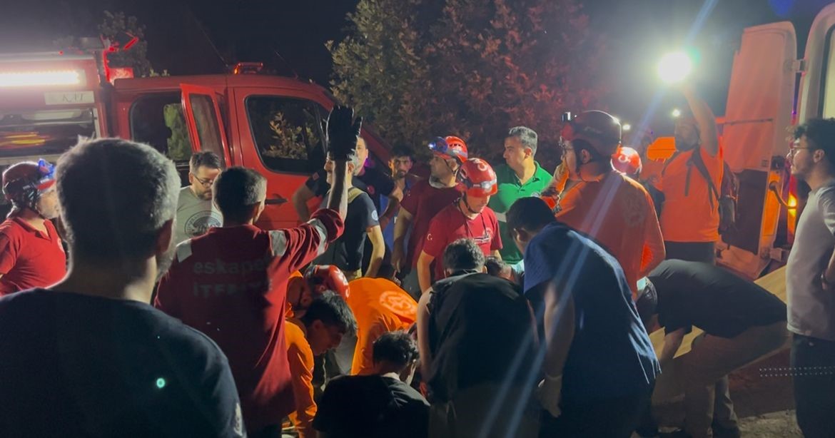 Bursa’daki yangına gönüllü geldiler, uçurumda can verdiler