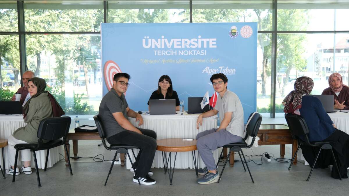 İnegöl Belediyesi’nden ücretsiz ‘üniversite tercih danışmanlığı’ hizmeti