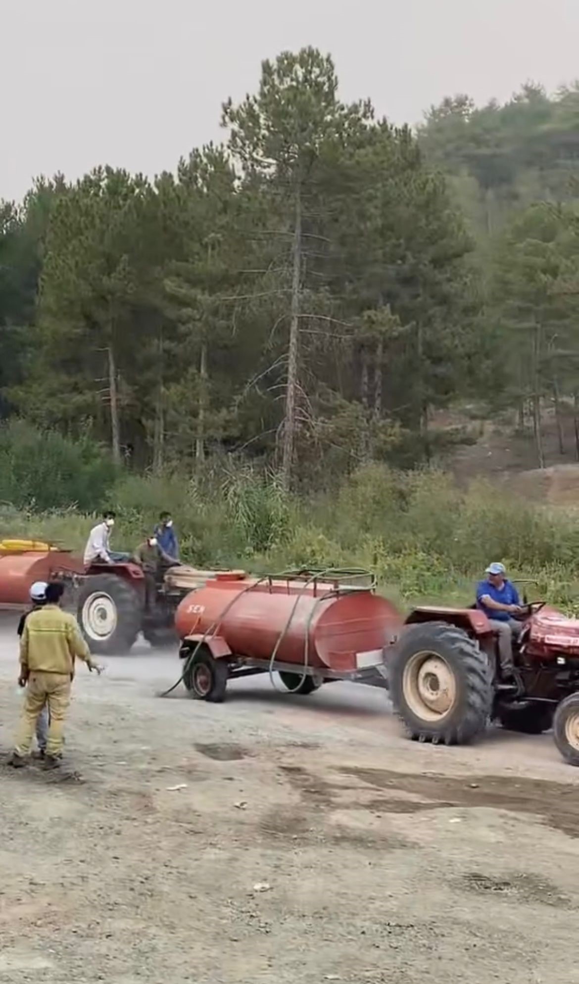 Dayanışmanın en güzel görüntüleri…Yangına jant üzerinde gitti