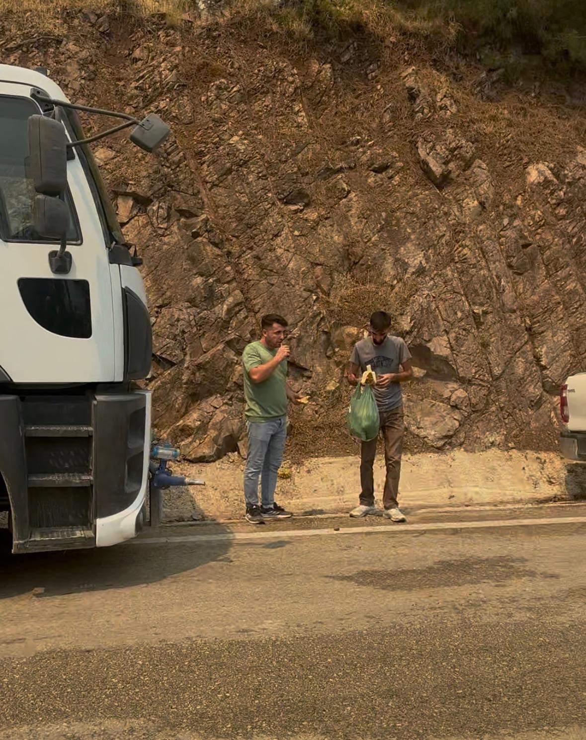 Yangından geriye kalan kahreden detay