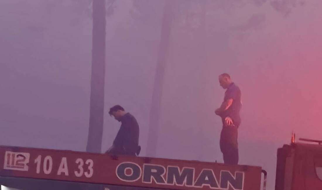 Yangınla mücadele arasında araç üzerinde namazını kılan kahramanlar İHA’ya konuştu Bursa'nın Harmancık ilçesinde orman