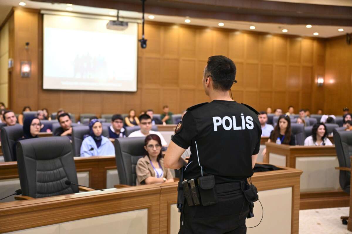 Büyükşehirde stajyerler oryantasyon eğitiminde