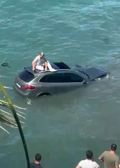 Balıkesir'in Ayvalık ilçesinde sahil