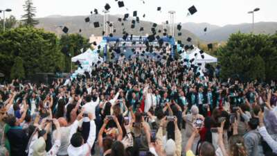 BTÜ’de mezuniyet sevinci ve 15. yıl gururu bir arada