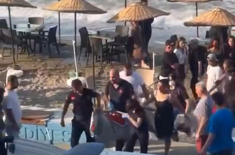 Bursa'nın Mudanya ilçesinde fırtınalı