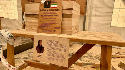 Bu masa savaş yüzünden boş kaldı