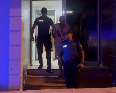 Bursa’da 34 yıl cezası bulunan şahıs ruhsatsız silahla yakalandı