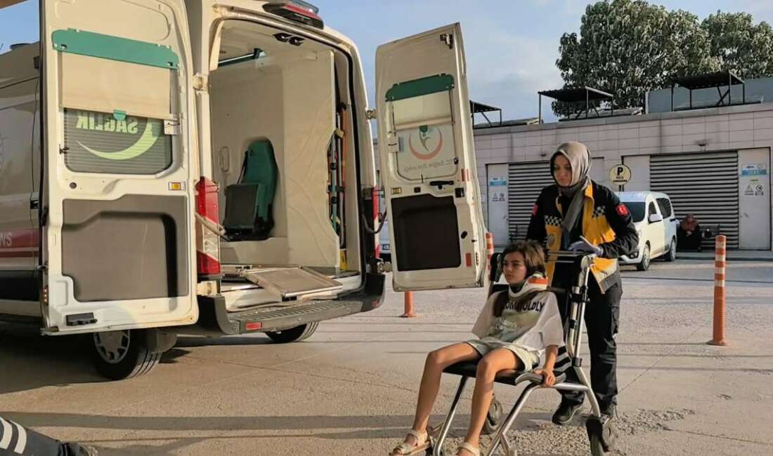 Bursa’da iki otomobil çarpıştı: 1’i ağır 4 yaralı Bursa'nın İnegöl ilçesinde iki