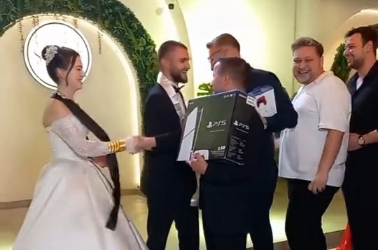 Bursa’da ilginç takı töreni