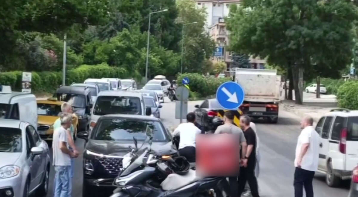 Bursa’da yol verme kavgası kamerada