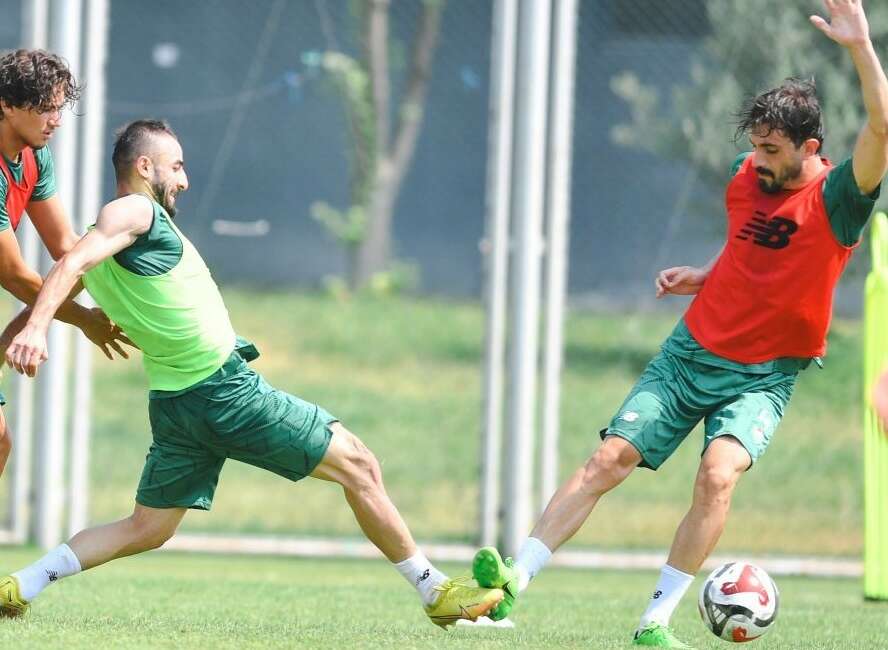 Yeni sezon hazırlıklarını sürdüren Bursaspor,