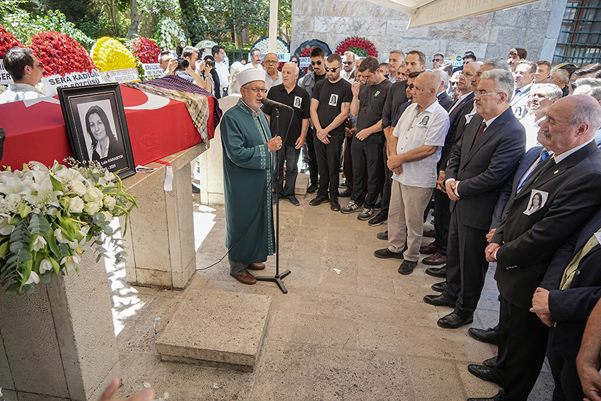 Eski CHP Milletvekili Lale Karabıyık son yolculuğuna uğurlandı