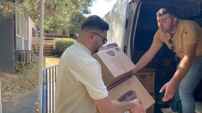 İzmir’deki yangından etkilenen hayvanlara, Bursalılar destek verdi