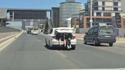 Bursa’da sedan bir otomobilin bagajında