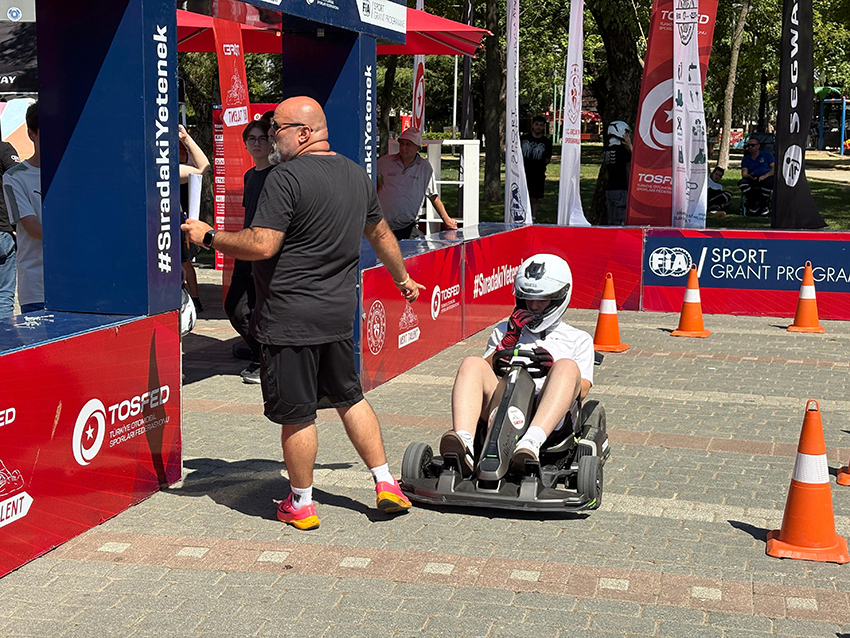 Otomobil sporlarına yetenekli gençler aranıyor