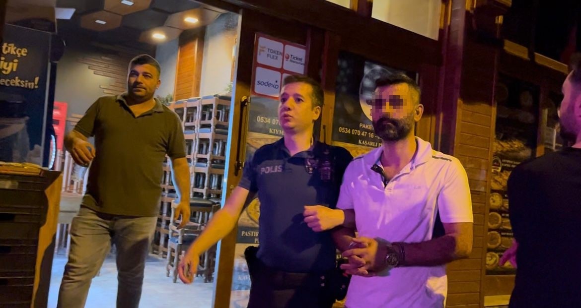 Polise bıçak çeken şahıslar böyle yakalandı