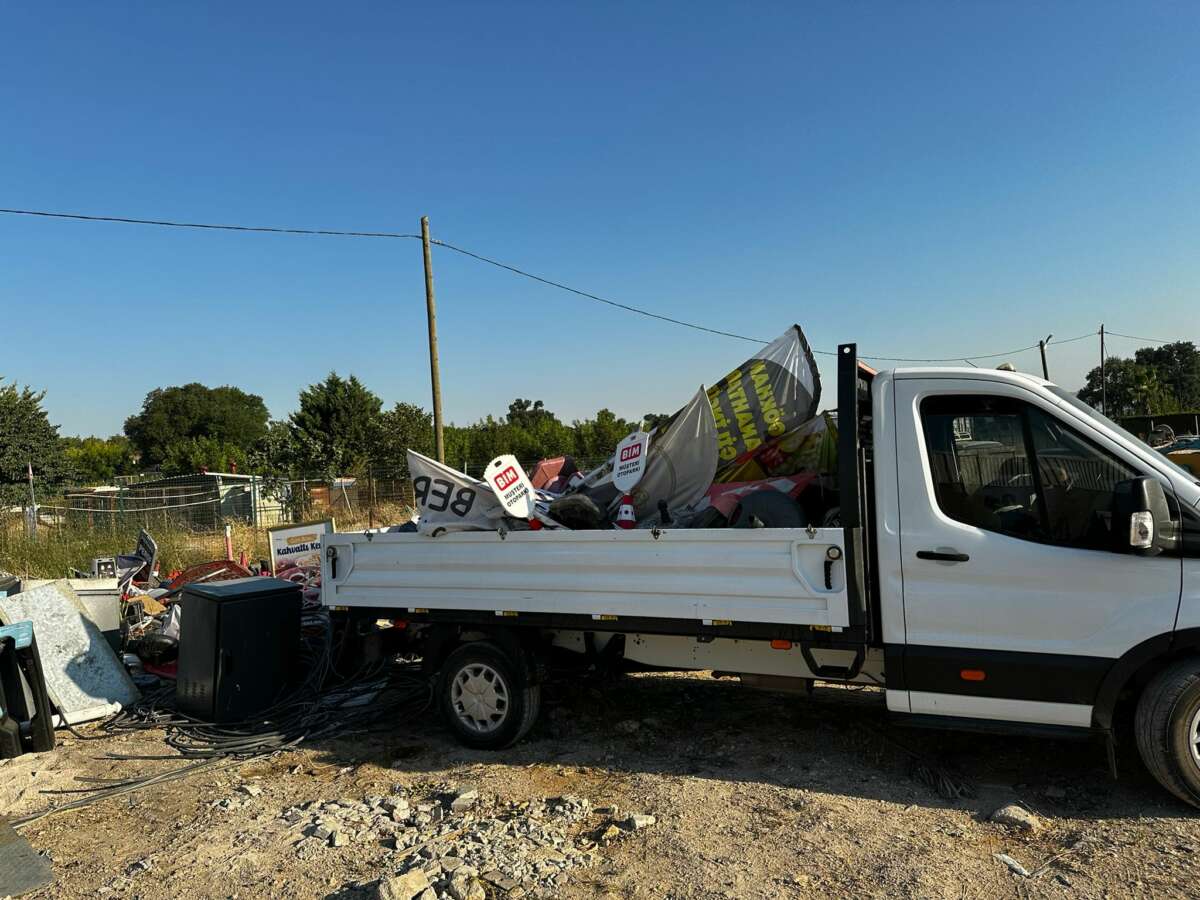 Nilüfer’de görsel kirlilikle mücadele: Tabelalar kaldırılıyor