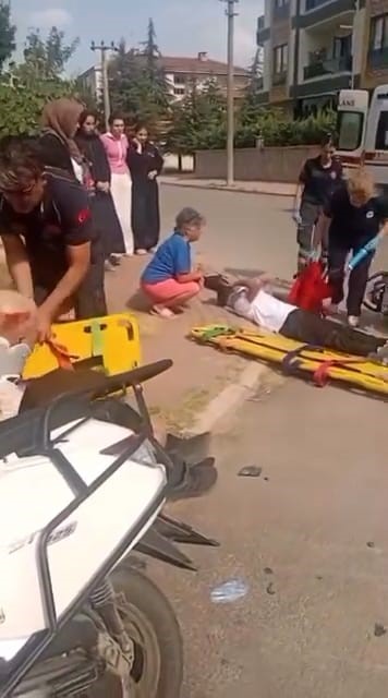 İnegöl’de iki motosiklet çarpıştı: 3 yaralı