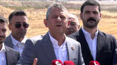 CHP Genel Başkanı Özel, “Ya içeri tıkıl ya AK Parti’ye katıl formülü ile Özlem Çerçioğlu yarın AK Parti’yi aydınlatacakmış”