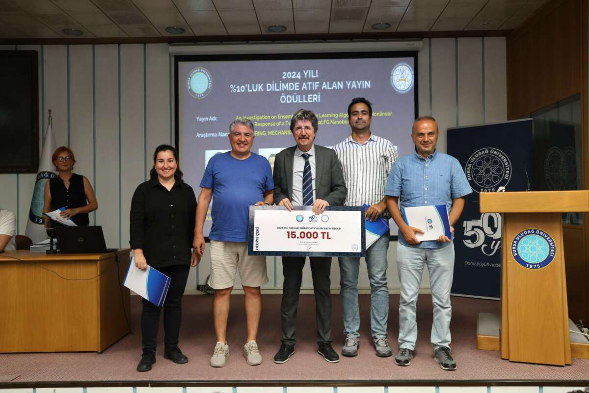 BUÜ’de başarılı akademisyenler ödüllendiriliyor