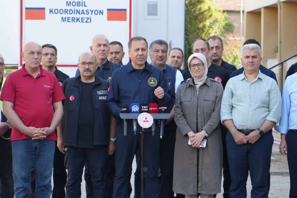 Bakan Yerlikaya: “831 bağımsız bölümün yıkık yada hasarlı olarak tespit edildi”