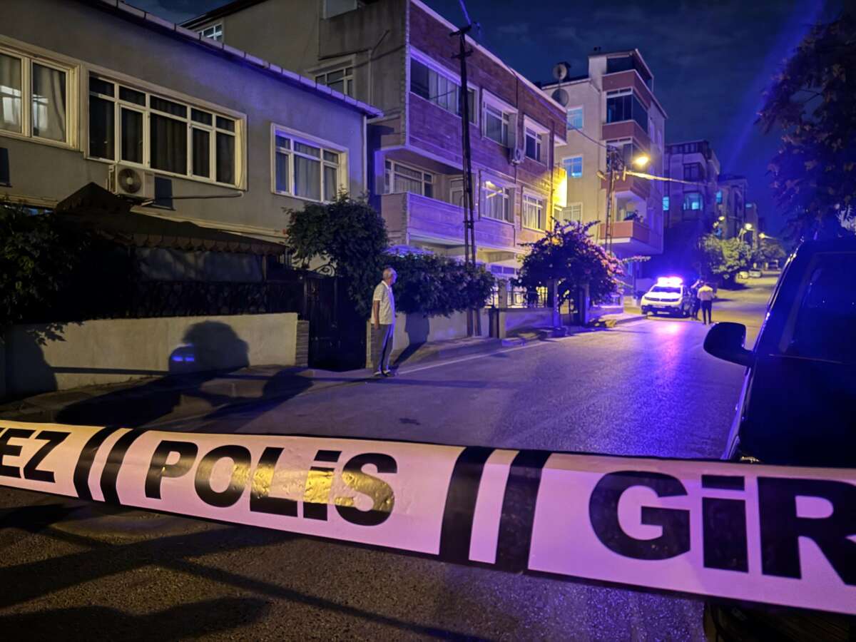 Ümraniye’de sokak ortasında vahşet: Satırla boğazı kesilerek öldürüldü