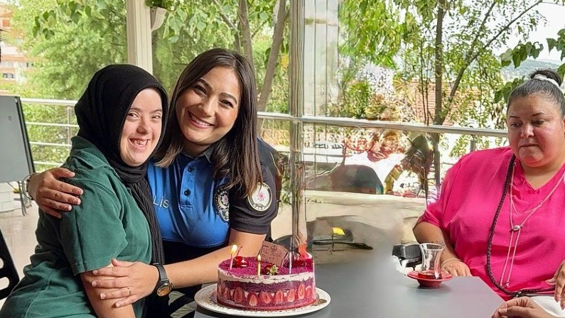 Polis ablaları Rabia’nın mutluluğuna ortak oldu Bilecik Emniyet Müdürlüğü'ne bağlı