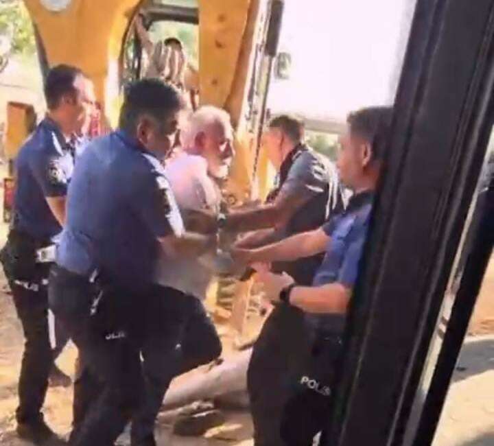 Bursa’da kafeterya yıkımında ortalık karıştı. Bir polis yaralı Bursa’nın Osmangazi ilçesi 1050