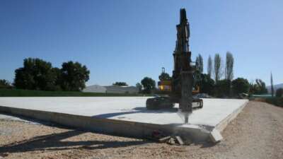  Alaaddinbey’de kaçak yapılara temelden müdahale