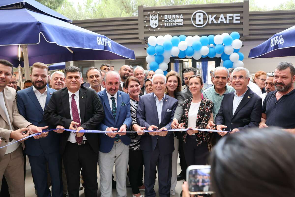 Büyükşehir Belediyesi, B Kafe’nin 9. şubesini Emek’te hizmete açtı