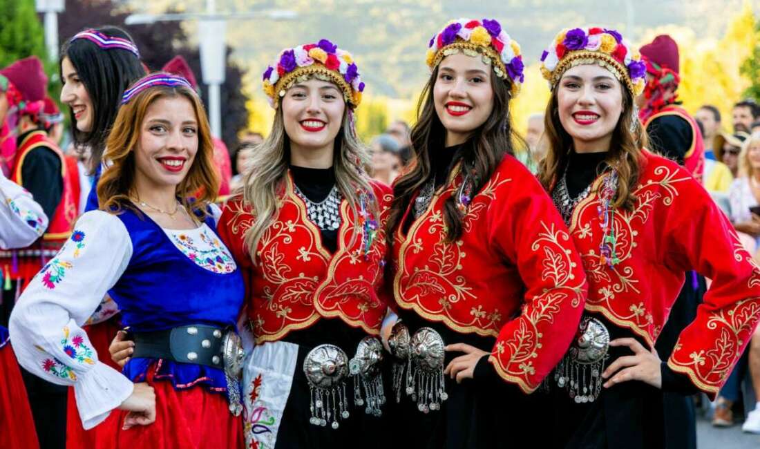 BUÜ halk oyunları topluluğundan ‘En İyi Performans Yapan Grup’ başarısı Bursa Uludağ Üniversitesi (BUÜ) Halk