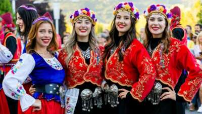 BUÜ halk oyunları topluluğundan ‘En İyi Performans Yapan Grup’ başarısı